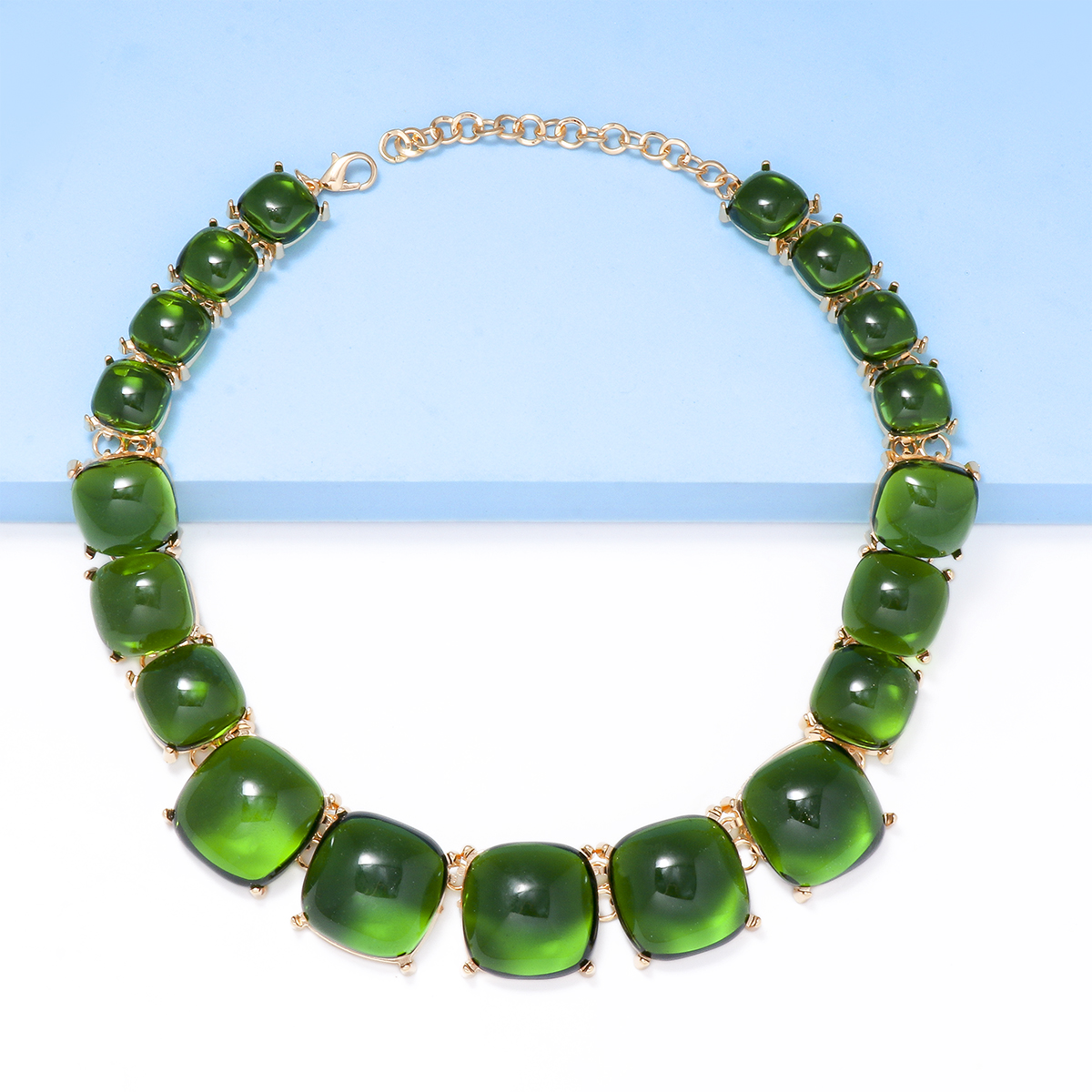 Elegant Round Alloy Three-dimensional Inlay Resin Women's Necklace display picture 3