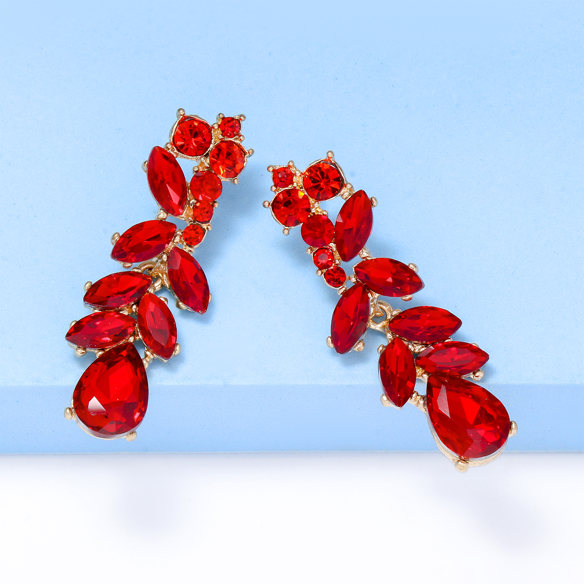 Luxurious Lady Streetwear Leaf Alloy Inlay Glass Stone Women's Drop Earrings display picture 15