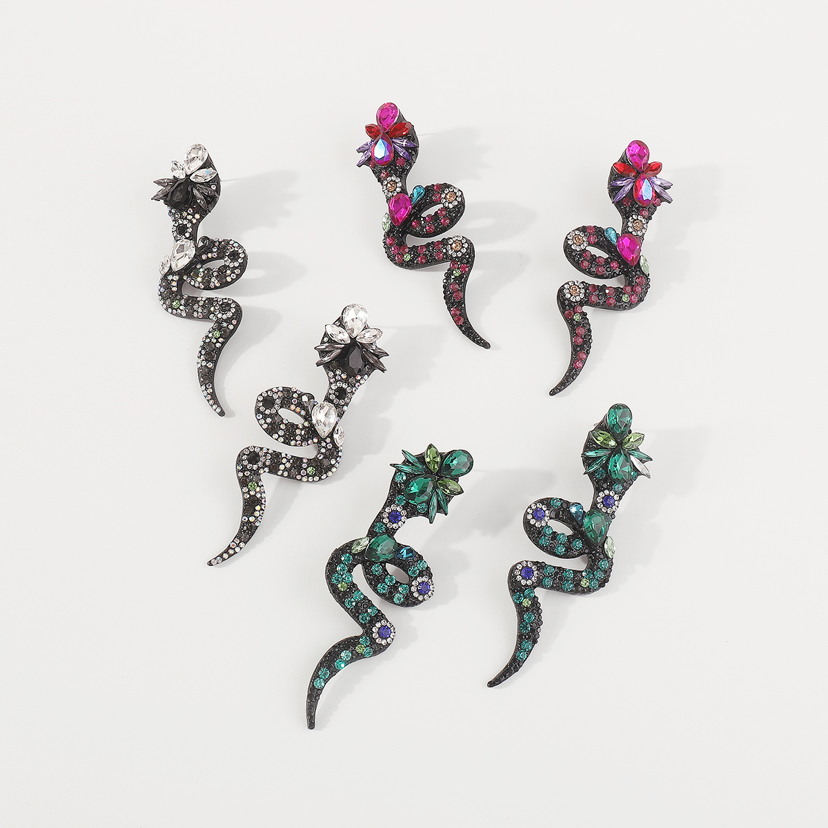 Vintage Style Sexy Shiny Snake Rhinestone Irregular Spray Paint Enamel Rhinestones Women's Drop Earrings display picture 1
