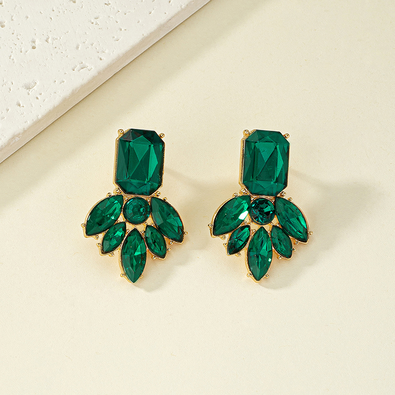 Retro French Style Square Water Droplets Alloy Inlay Gem Zircon Women's Earrings display picture 2