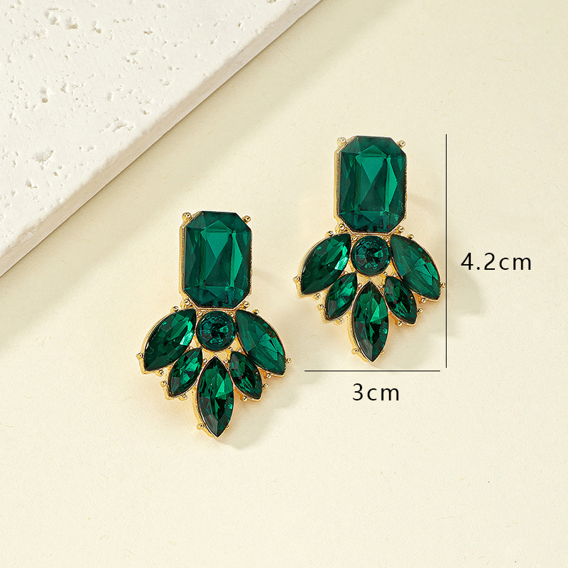 Retro French Style Square Water Droplets Alloy Inlay Gem Zircon Women's Earrings display picture 4