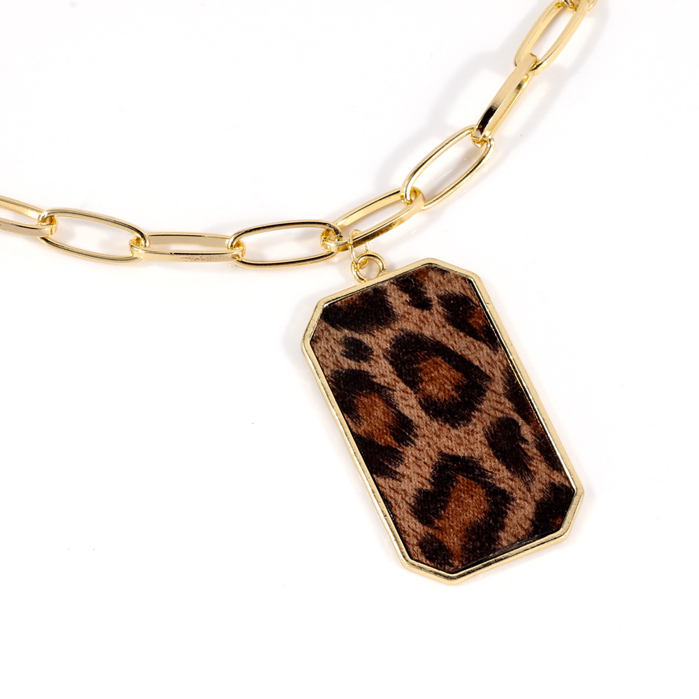 Retro Cool Style Leopard Alloy Women's Pendant Necklace display picture 3