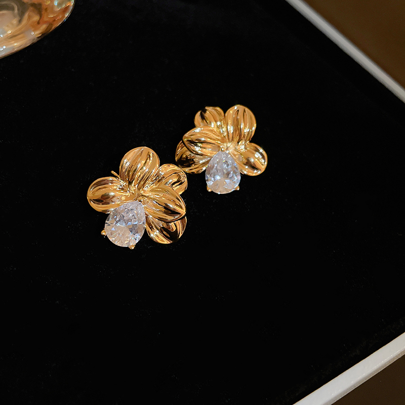 Elegant Flower Alloy Inlay Artificial Diamond Women's Ear Studs display picture 4