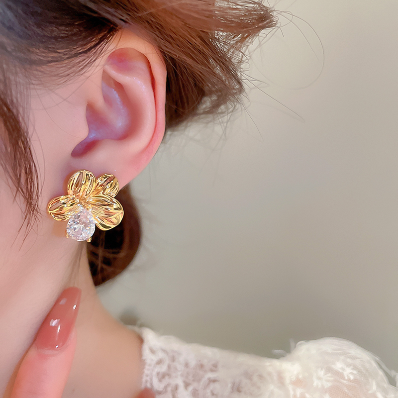 Elegant Flower Alloy Inlay Artificial Diamond Women's Ear Studs display picture 8