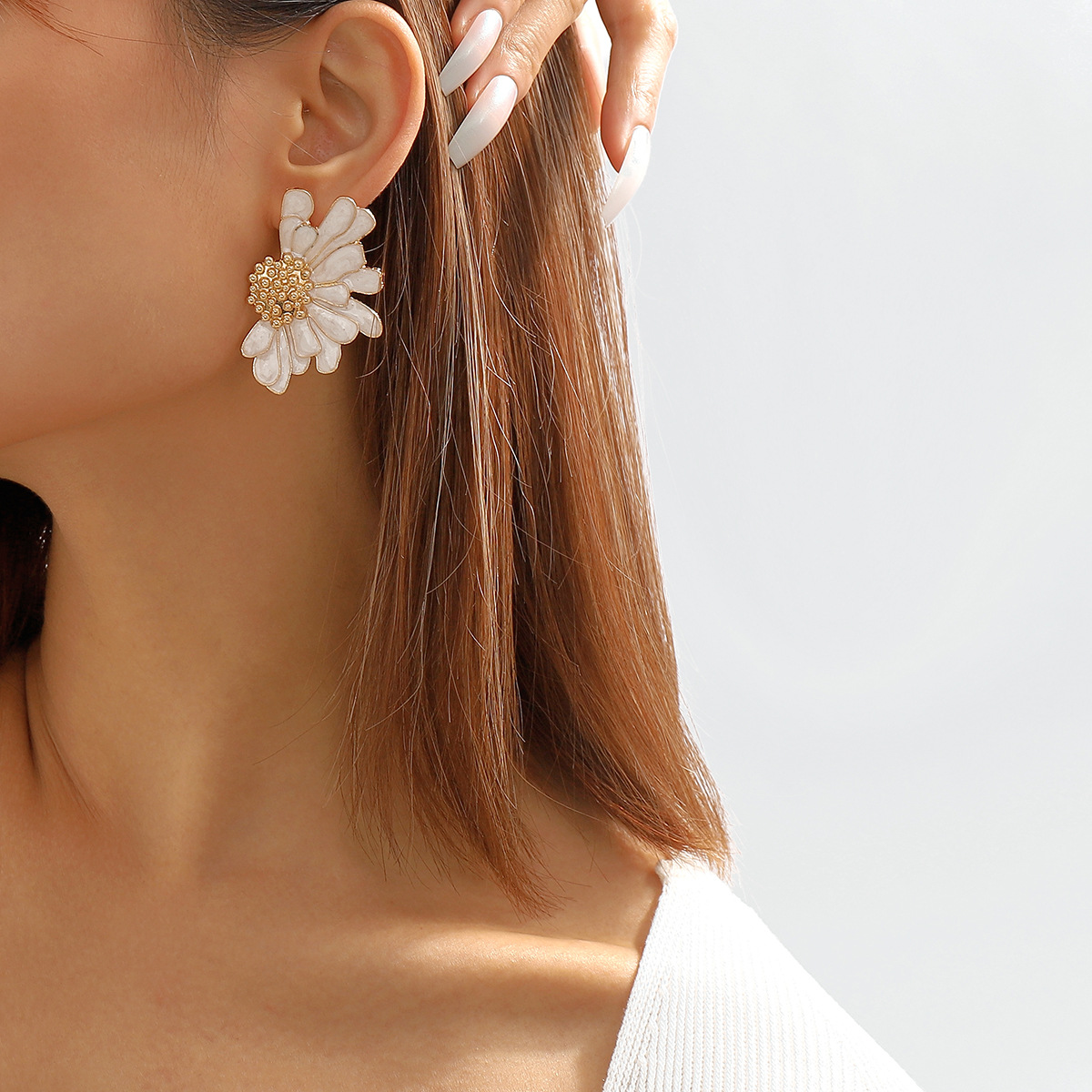 Elegant Vintage Style Sweet Flower Alloy Enamel Women's Ear Studs display picture 26