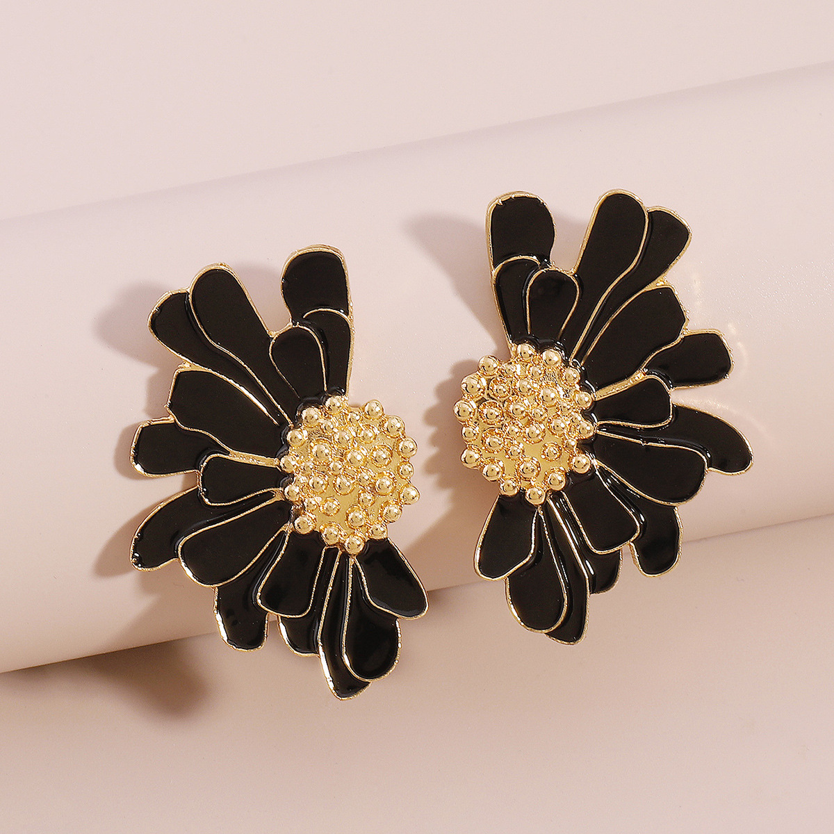 Elegant Vintage Style Sweet Flower Alloy Enamel Women's Ear Studs display picture 30