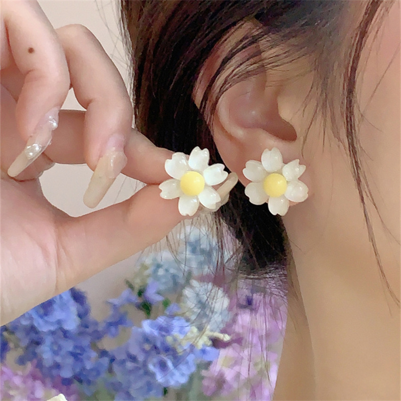 Sweet Flower Arylic Women's Ear Clips Ear Studs display picture 3