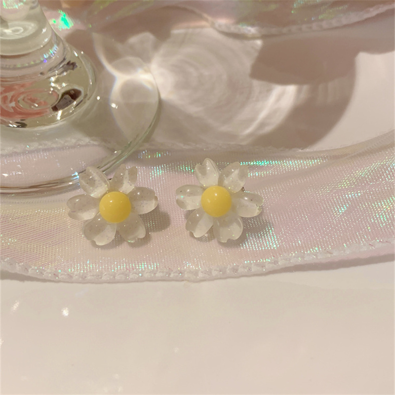 Sweet Flower Arylic Women's Ear Clips Ear Studs display picture 4