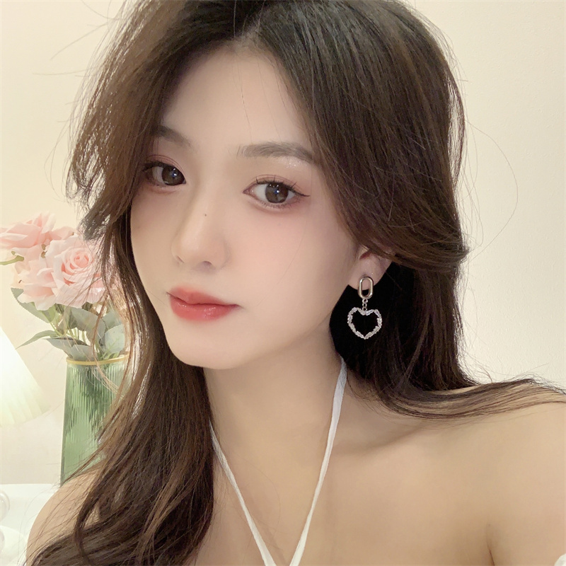 Ig Style Simple Style Heart Shape Alloy Copper Hollow Out Inlay Rhinestones Women's Drop Earrings Ear Clips display picture 2