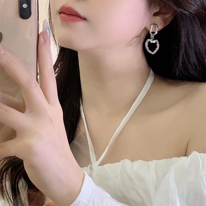 Ig Style Simple Style Heart Shape Alloy Copper Hollow Out Inlay Rhinestones Women's Drop Earrings Ear Clips display picture 8