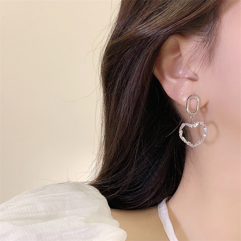 Ig Style Simple Style Heart Shape Alloy Copper Hollow Out Inlay Rhinestones Women's Drop Earrings Ear Clips display picture 9
