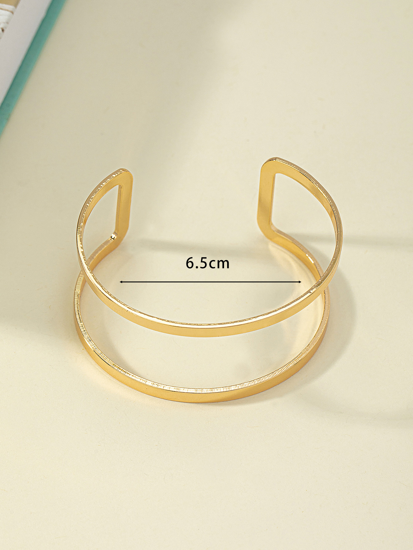 Simple Style Geometric Alloy Plating Gold Plated Women's Bangle display picture 1