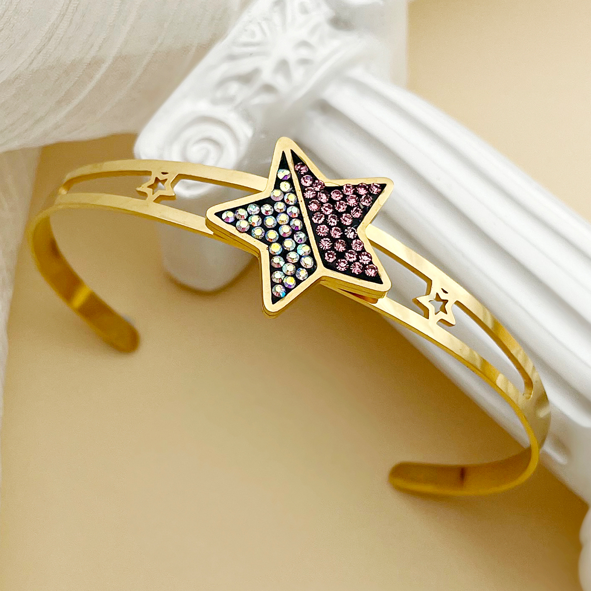 Elegant Roman Style Star 304 Stainless Steel Gold Plated Rhinestones Cuff Bracelets In Bulk display picture 4