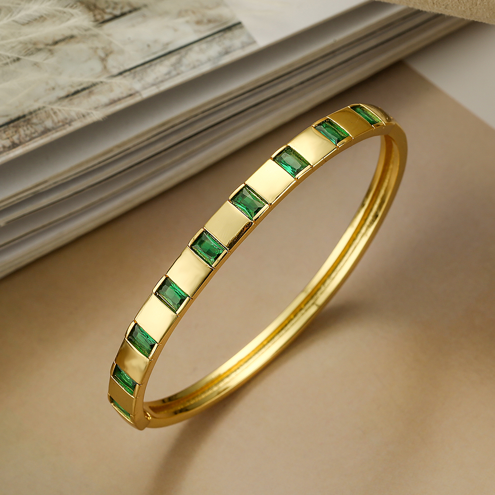 Modern Style Square Copper Plating Inlay Zircon 18k Gold Plated Bangle display picture 5