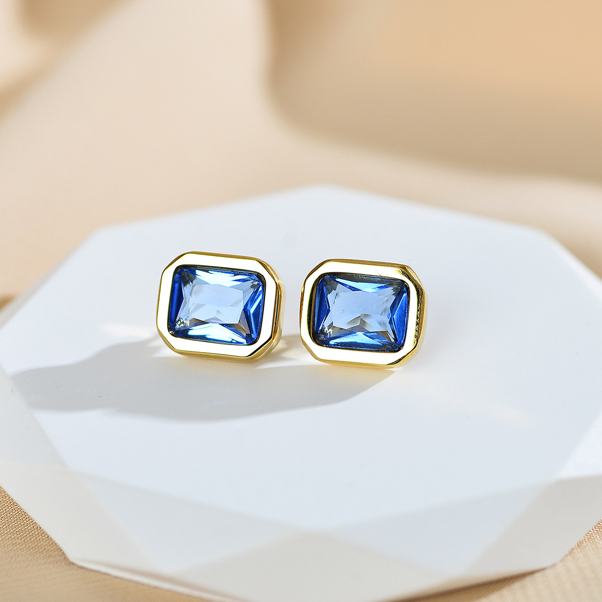 1 Pair Elegant Rectangle Inlay Stainless Steel Zircon Ear Studs display picture 1