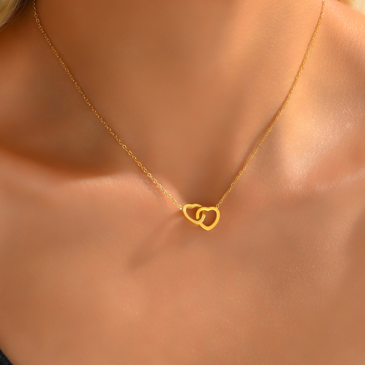 201 Stainless Steel 18K Gold Plated Simple Style Plating Inlay Letter Square Heart Shape Shell Necklace display picture 3