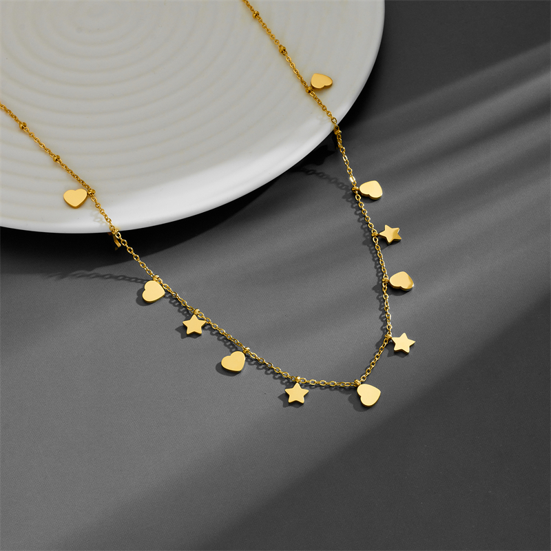 Acero Titanio Chapados en oro de 18k Estilo Simple Enchapado Pentagrama Forma De Corazón Collar display picture 5
