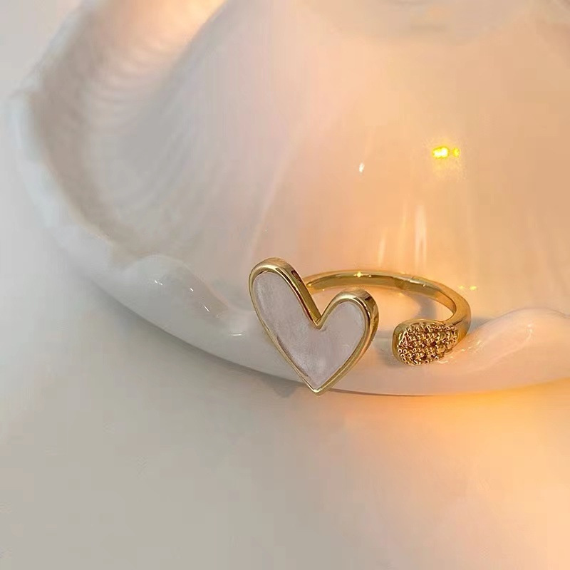 Simple Style Heart Shape Alloy Inlay Rhinestones Shell Women'S Open Ring display picture 1