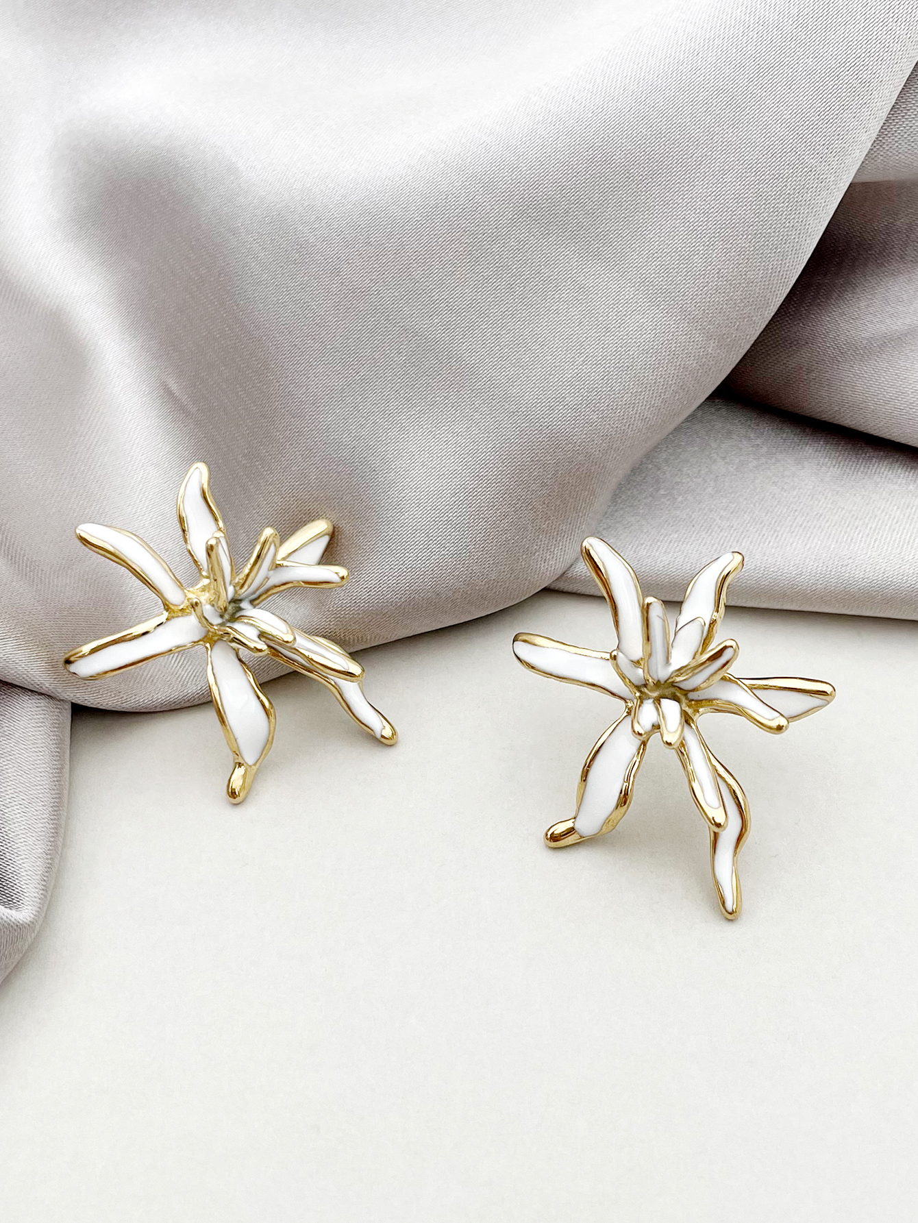 1 Pair IG Style Flower Enamel Plating 304 Stainless Steel 14K Gold Plated Ear Studs display picture 4