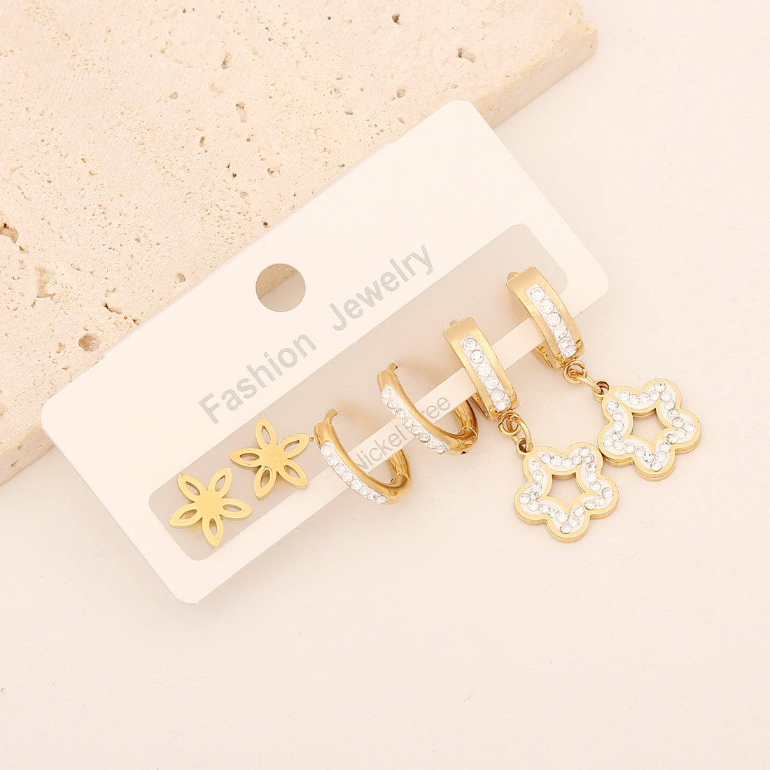 1 Set Lady Commute Letter Star Heart Shape Inlay Stainless Steel Zircon 18K Gold Plated Earrings display picture 2