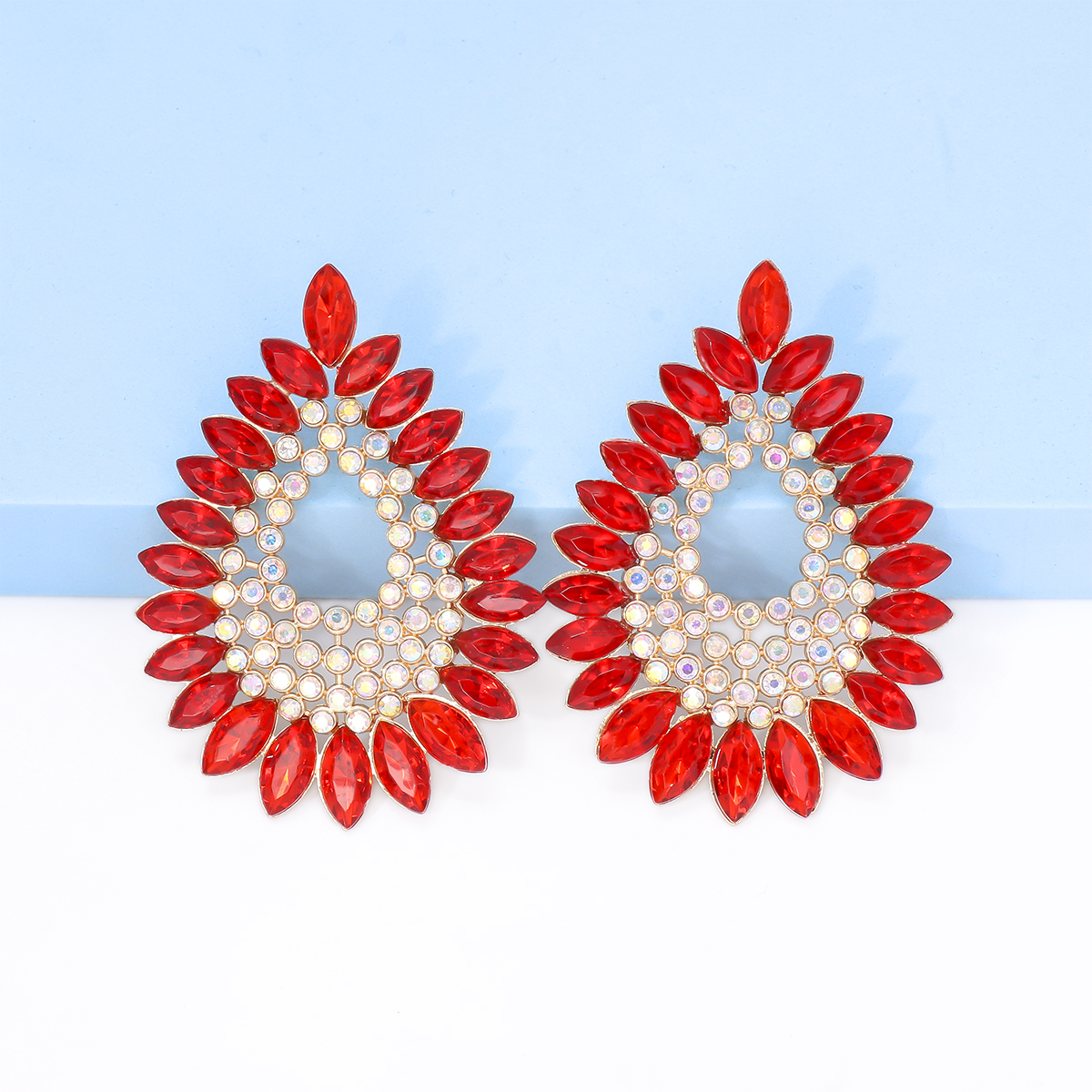 Elegant Glam Water Droplets Alloy Inlay Acrylic Artificial Diamond Women's Ear Studs display picture 7