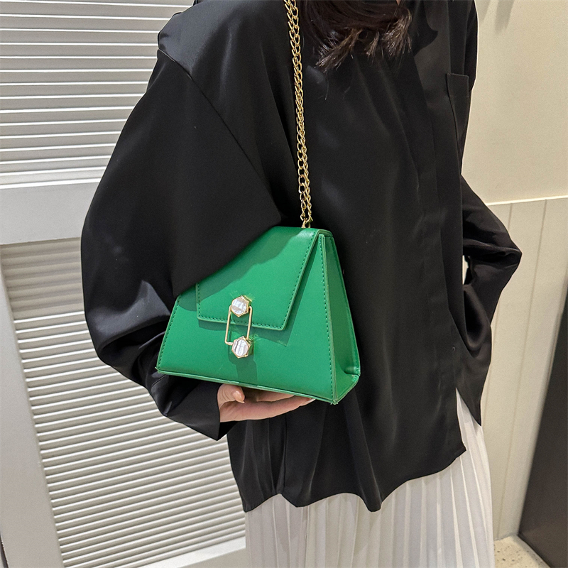 Women's Pu Leather Solid Color Elegant Cute Square Flip Cover Shoulder Bag Crossbody Bag display picture 15
