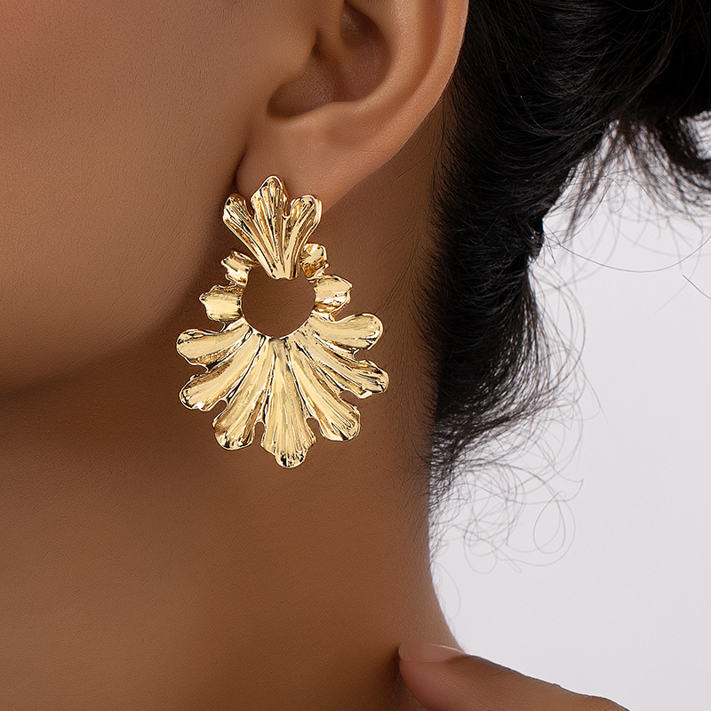 Retro French Style Irregular Geometric Alloy Plating Women's Drop Earrings display picture 1