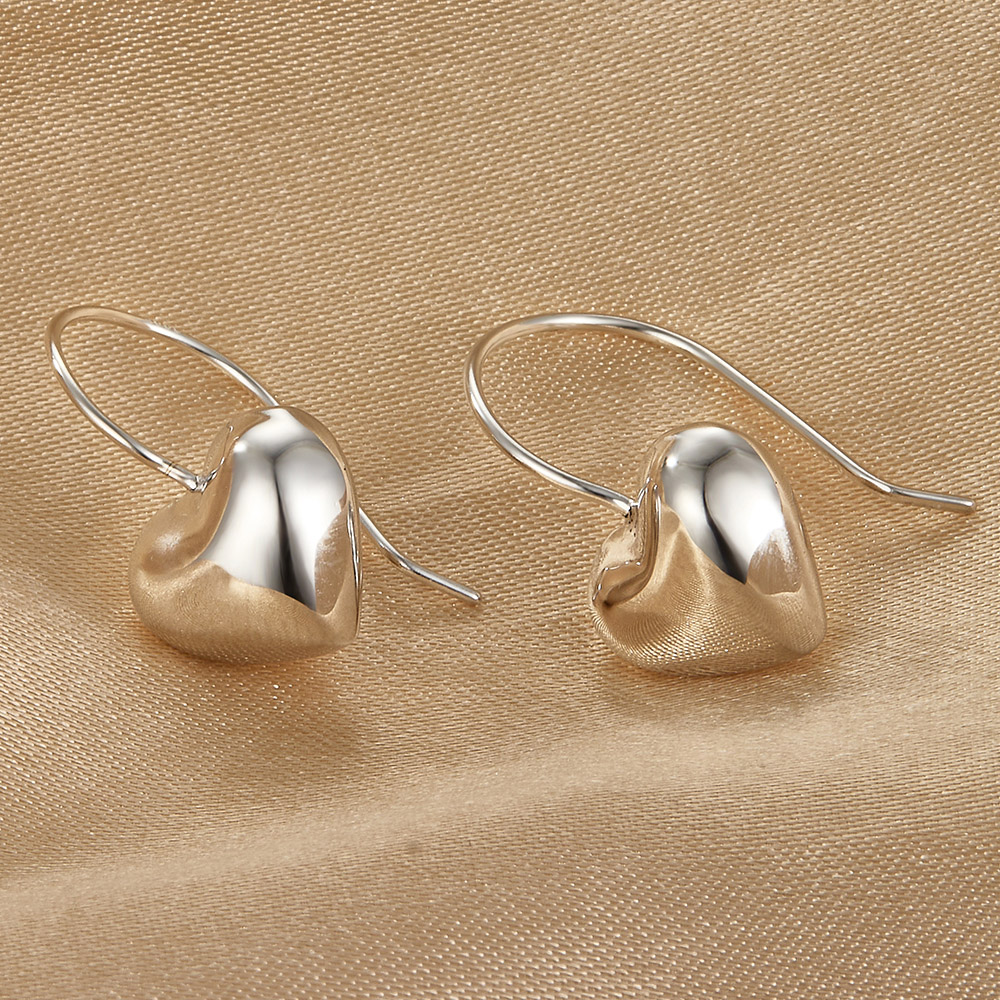 1 Pair Elegant Vintage Style Simple Style Heart Shape Plating Sterling Silver Drop Earrings display picture 3