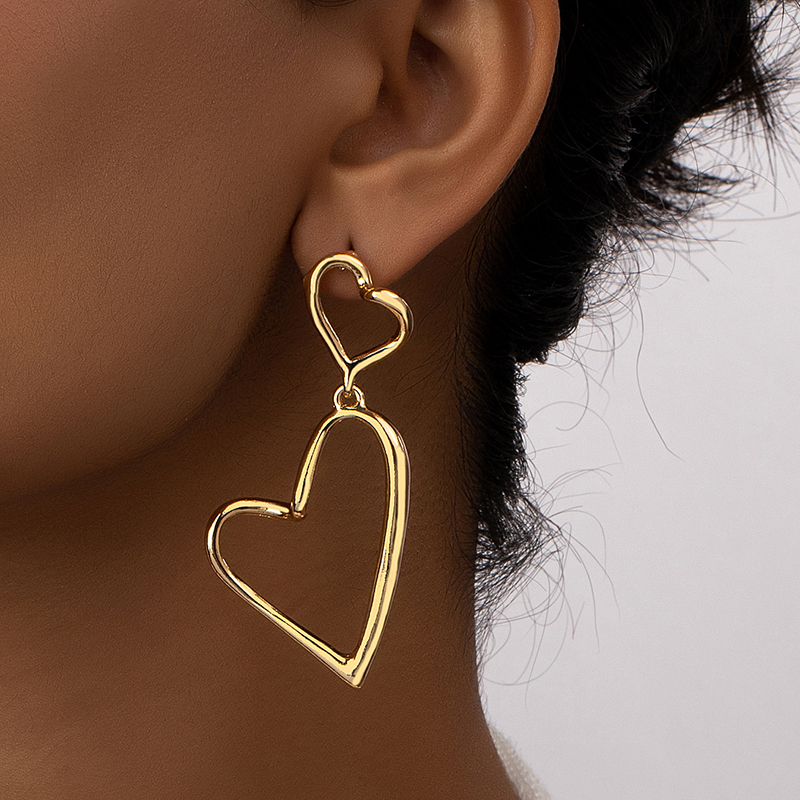 Modern Style Heart Shape Alloy Women's Drop Earrings display picture 4