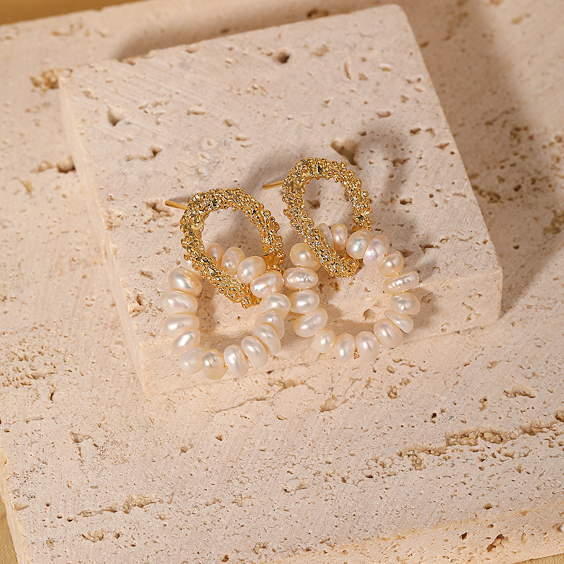 1 Paar Klassisch Retro Geometrisch Perlen Überzug Süßwasserperle Kupfer 18 Karat Vergoldet Ohrringe display picture 1