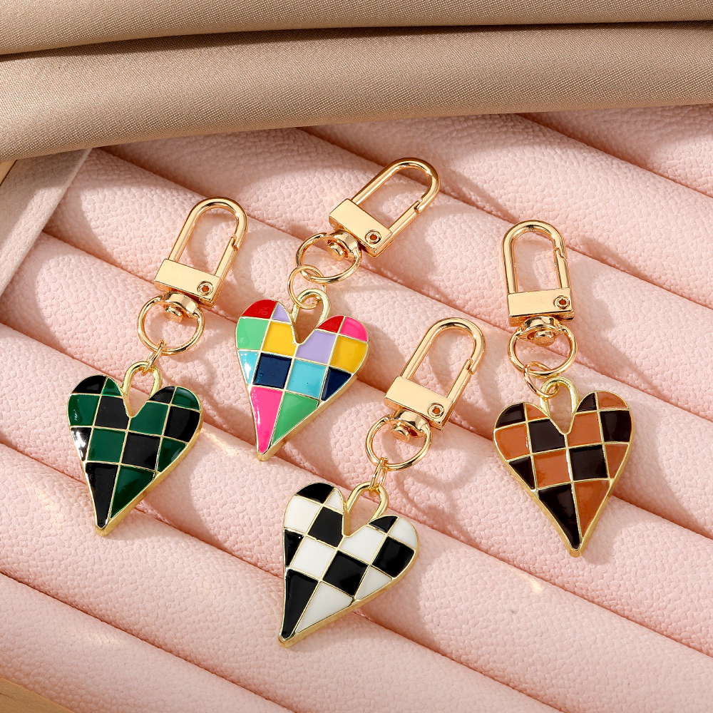 Cute Heart Shape Alloy Bag Pendant Keychain display picture 2
