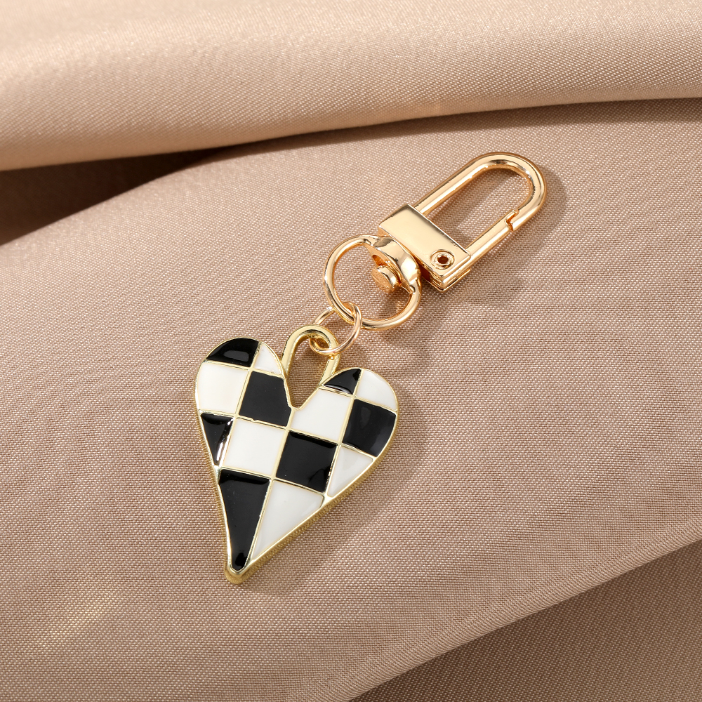 Cute Heart Shape Alloy Bag Pendant Keychain display picture 3