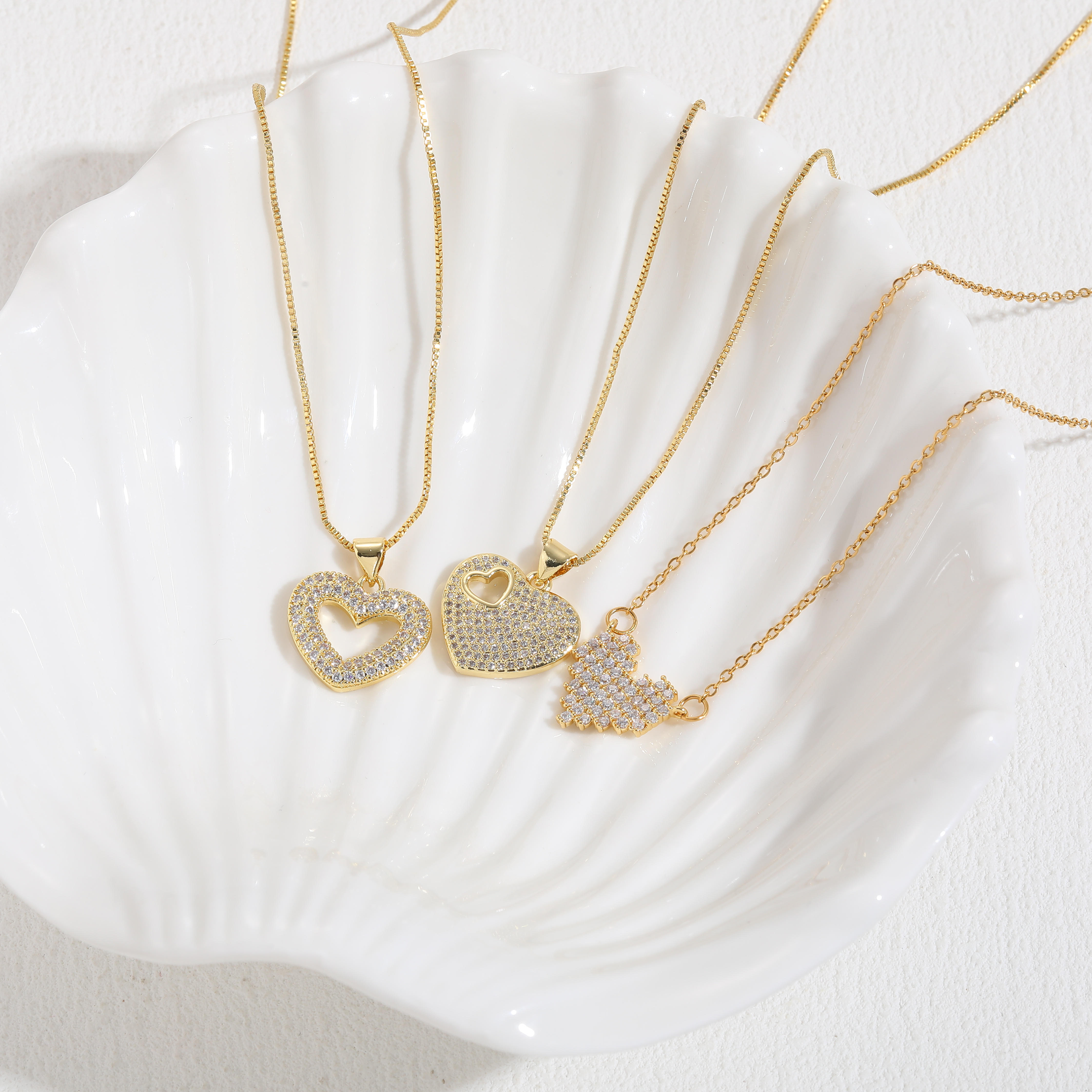Elegant Sweet Heart Shape Copper 14k Gold Plated Zircon Pendant Necklace In Bulk display picture 3