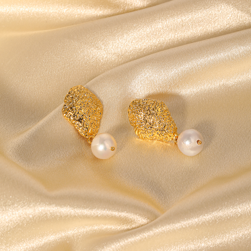 1 Paire Classique Exagéré Géométrique Incruster Le Cuivre Perles Artificielles Plaqué Or 18k Boucles D'oreilles display picture 2