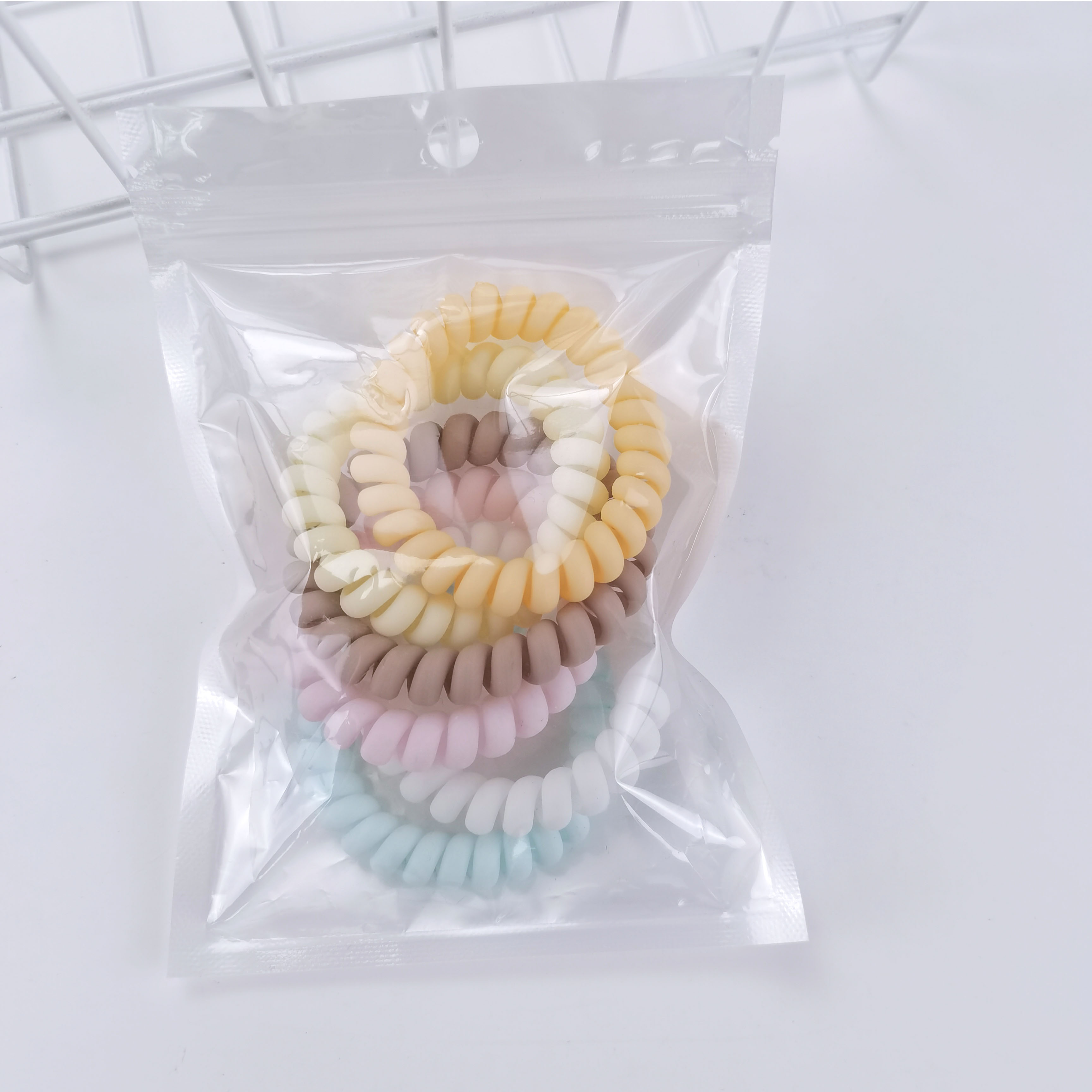 Casual Korean Style Solid Color Plastic Resin Hair Tie display picture 3