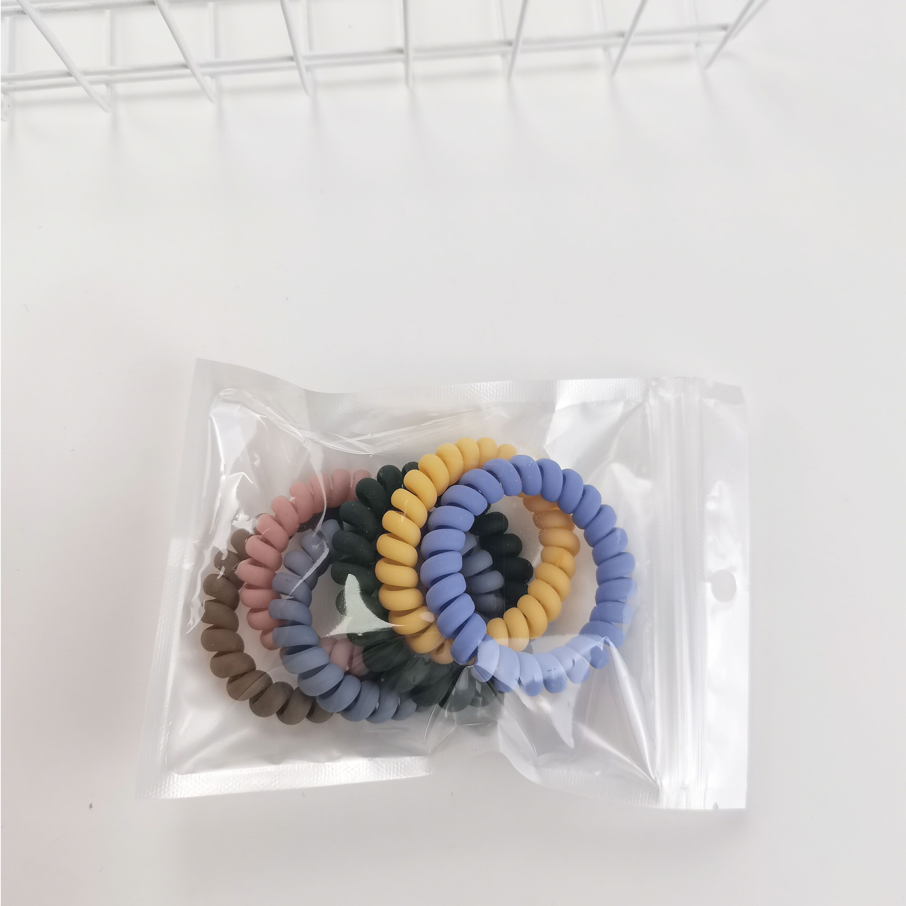 Casual Korean Style Solid Color Plastic Resin Hair Tie display picture 4