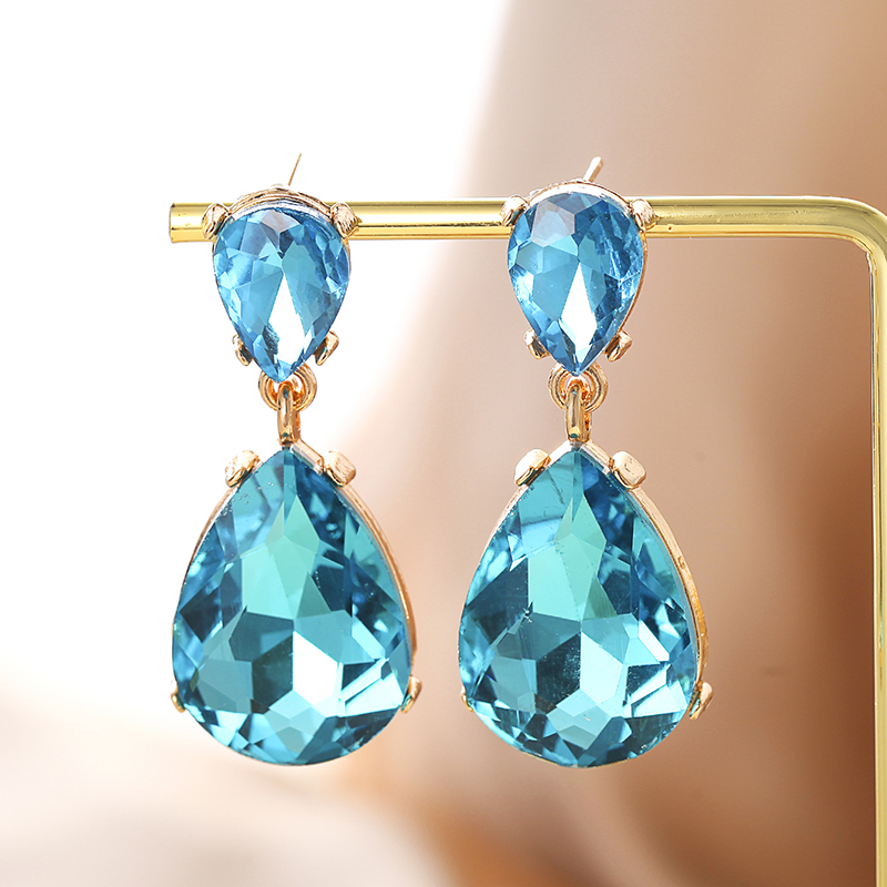 1 Pair Glam Luxurious Water Droplets Three-dimensional Glass Drop Earrings display picture 9