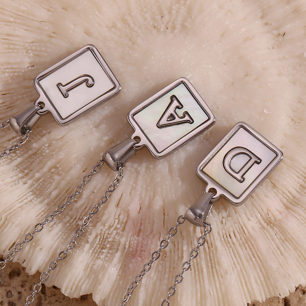 Style Simple Lettre Carré Acier Inoxydable Incruster Coquille Pendentif display picture 9