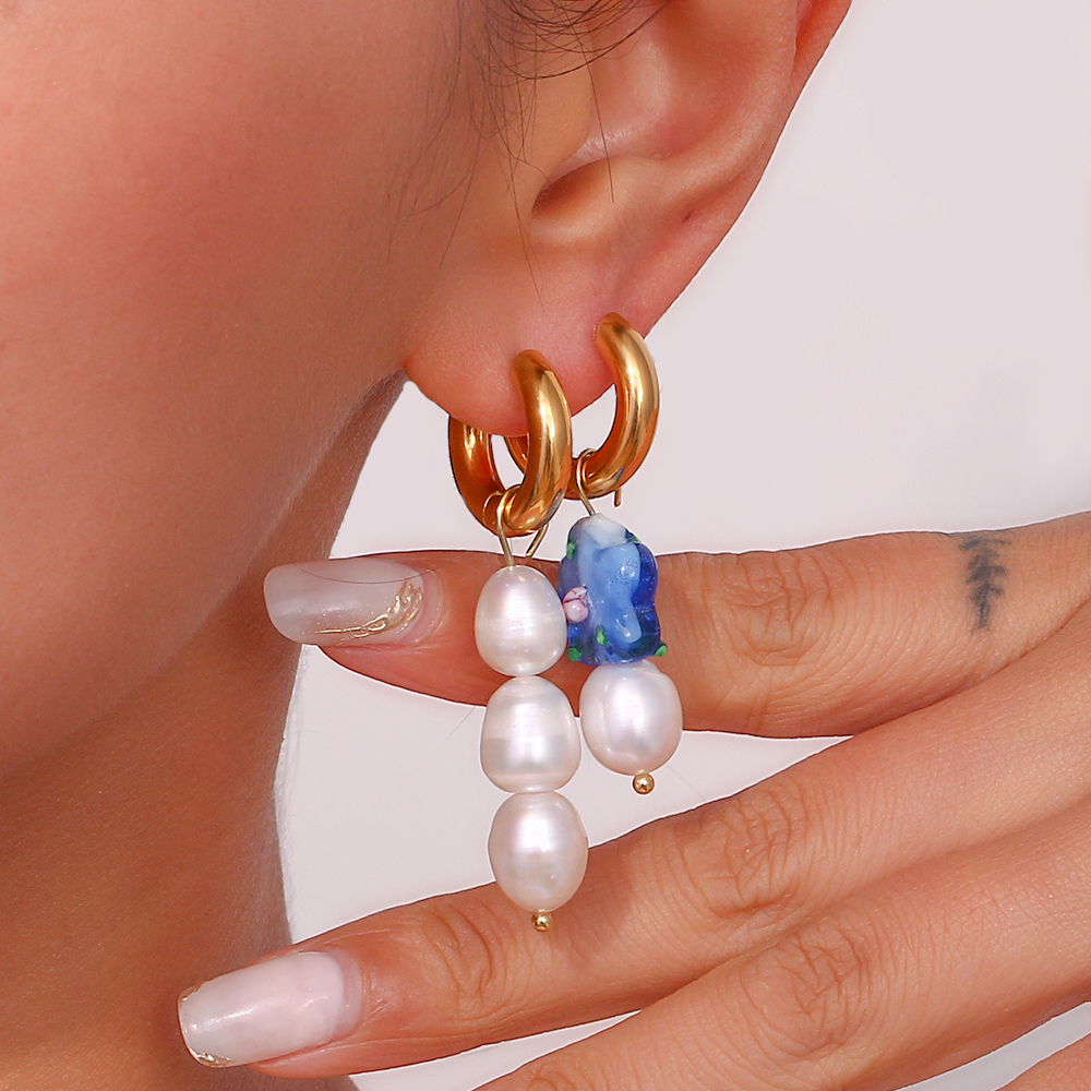 1 Pair Elegant Flower Plating Stainless Steel Freshwater Pearl 18k Gold Plated Drop Earrings display picture 3