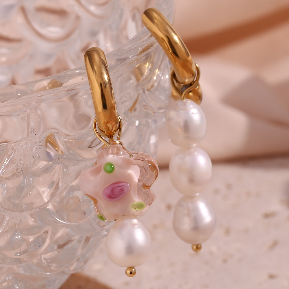 1 Pair Elegant Flower Plating Stainless Steel Freshwater Pearl 18k Gold Plated Drop Earrings display picture 8