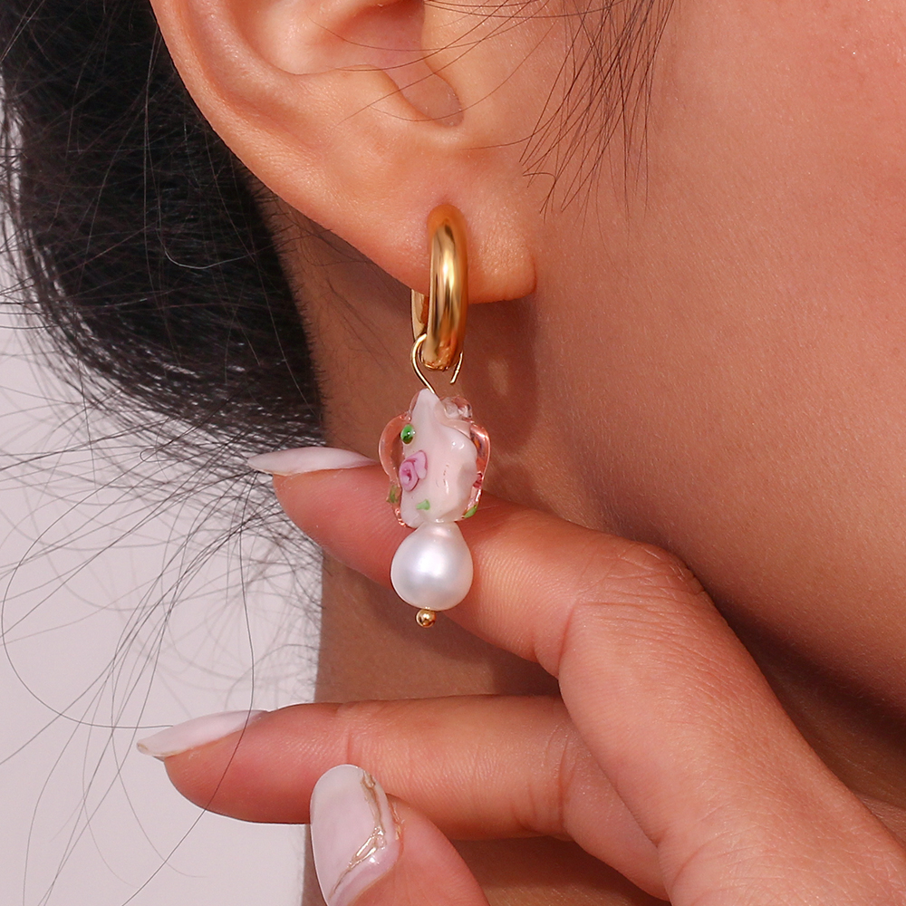 1 Pair Elegant Flower Plating Stainless Steel Freshwater Pearl 18k Gold Plated Drop Earrings display picture 14