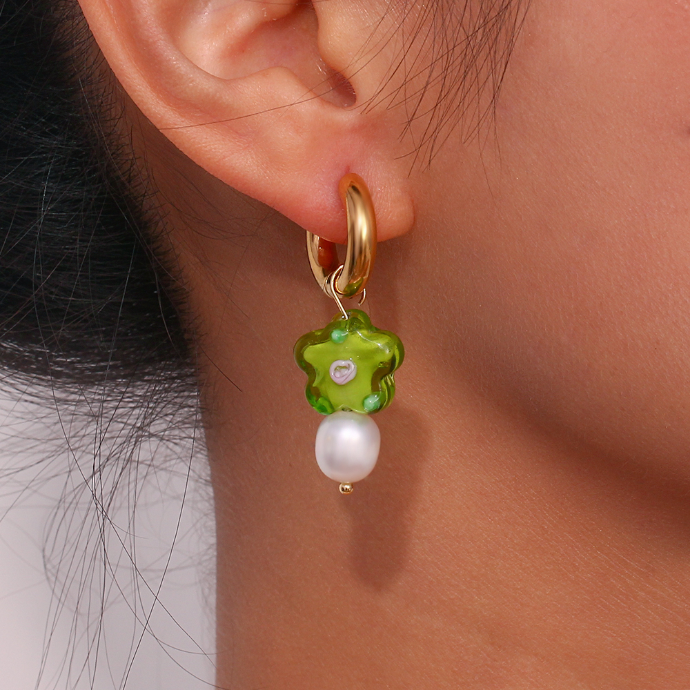 1 Pair Elegant Flower Plating Stainless Steel Freshwater Pearl 18k Gold Plated Drop Earrings display picture 13
