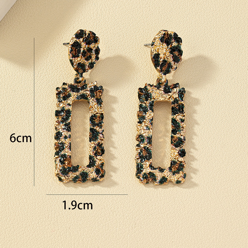 1 Piece Nordic Style Leopard Rectangle Hollow Out Alloy Drop Earrings display picture 5