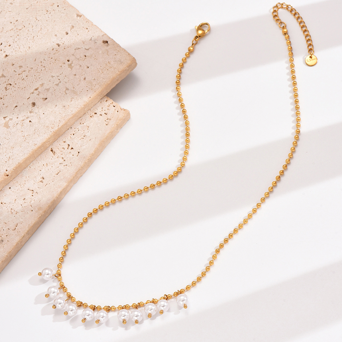 Edelstahl 304 Künstliche Perle 14 Karat Vergoldet Elegant Überzug Runden Halskette Mit Anhänger display picture 2