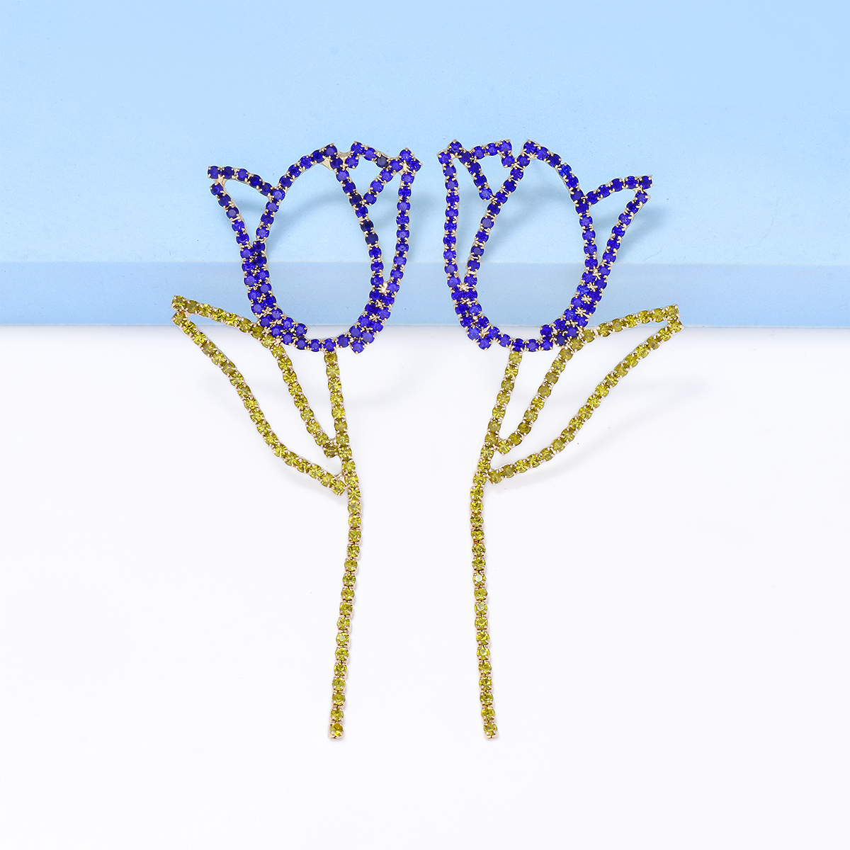 Elegant Flower Alloy Inlay Rhinestones Women's Ear Studs display picture 4