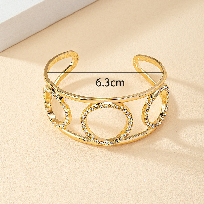 Glamour Rond Alliage Incruster Diamant Artificiel Femmes Bracelet display picture 4