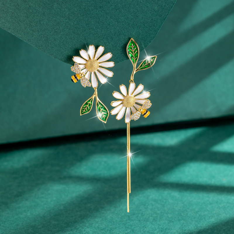 1 Pair Elegant Sweet Flower Bee Enamel Plating Inlay Copper Zircon 18k Gold Plated Drop Earrings display picture 5
