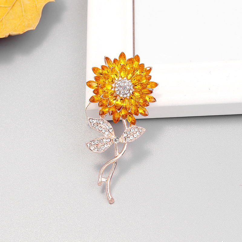 Elegant Strassenmode Sonnenblume Legierung Inlay Strasssteine Unisex Broschen display picture 3