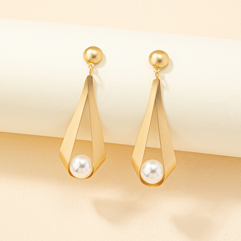 1 Piece Retro Lady Geometric Imitation Pearl Alloy Drop Earrings display picture 2