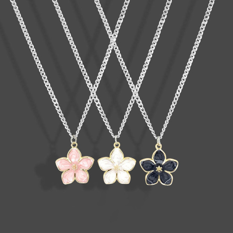 Sweet Flower Alloy Women's Pendant Necklace display picture 7